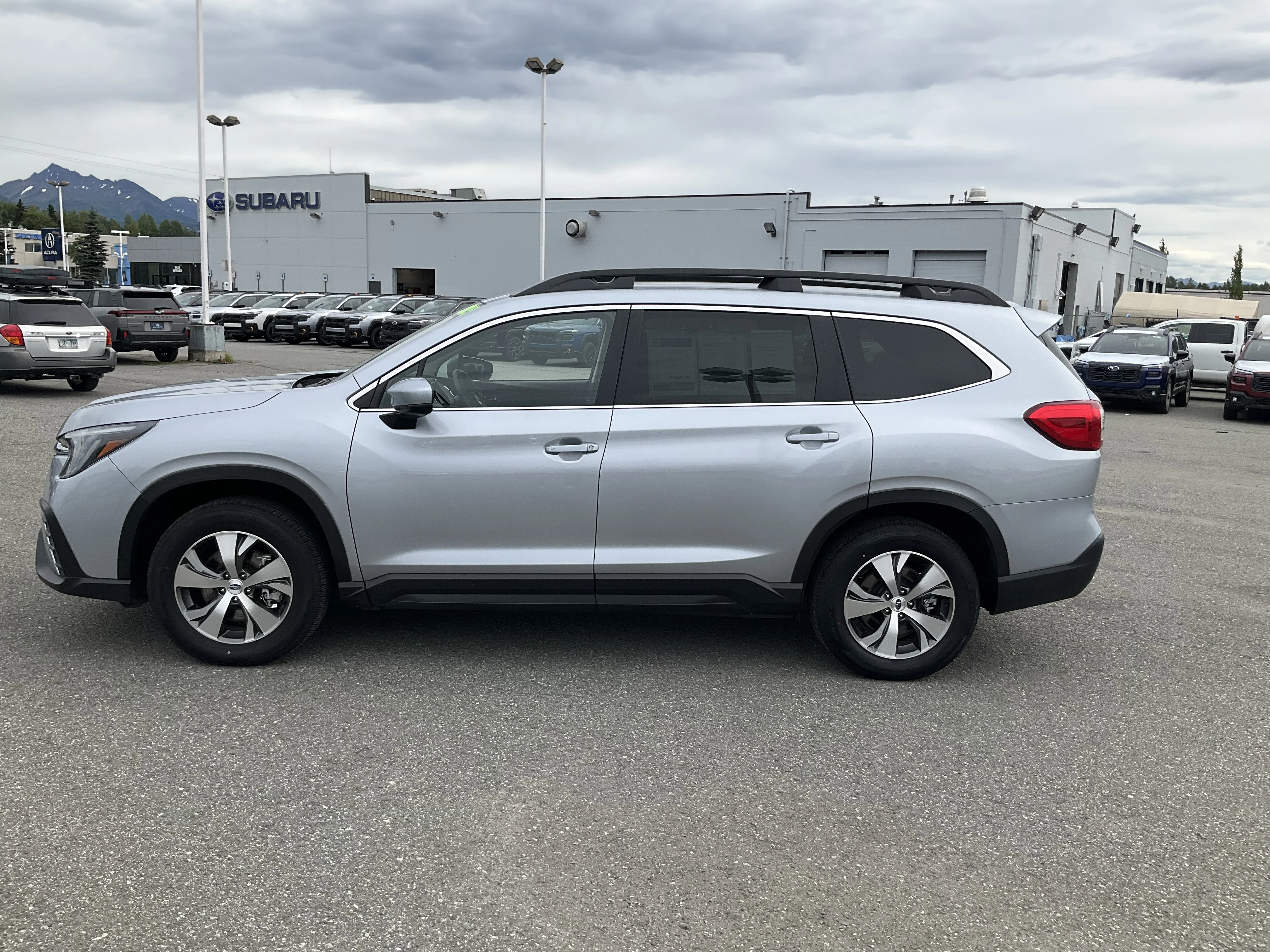 Used 2025 Ice Silver Metallic Subaru Premium image 3