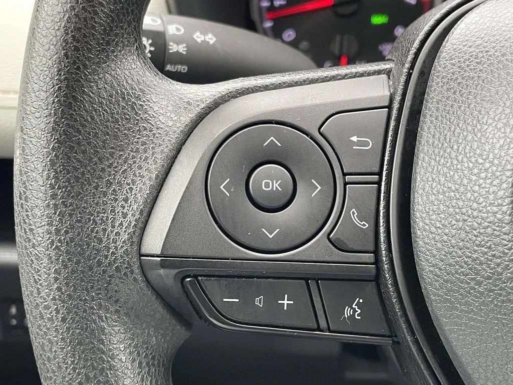 Used 2022 Silver Sky Metallic Toyota XLE image 10