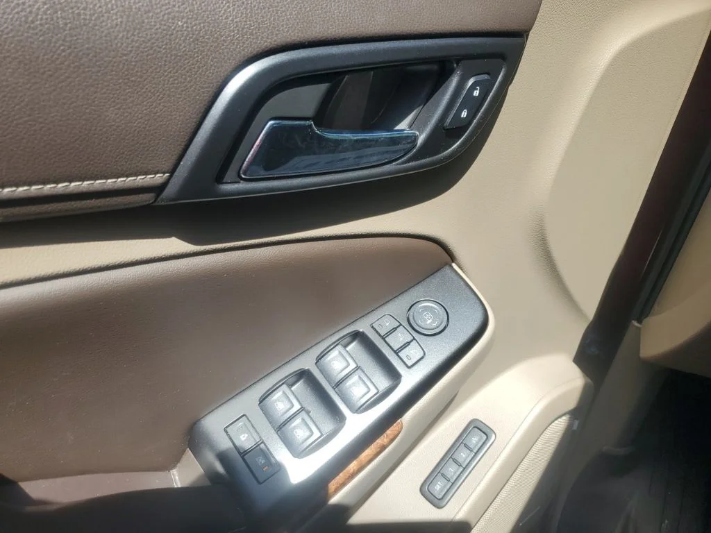 Used 2018 Red Chevrolet Premier image 16