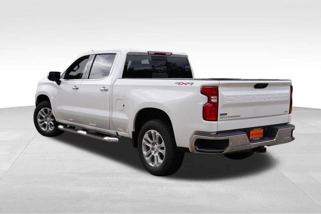 Used 2023 Iridescent Pearl Tricoat Chevrolet LTZ image 7
