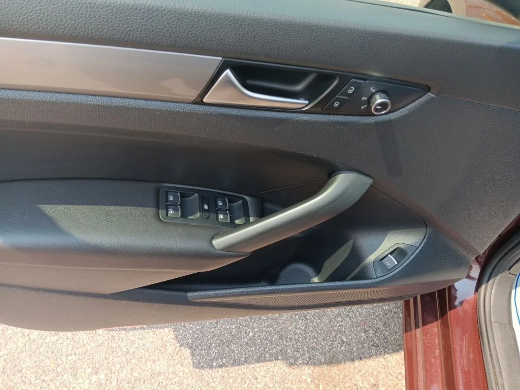 Used 2014 Red Volkswagen 1.8T Wolfsburg Edition image 14