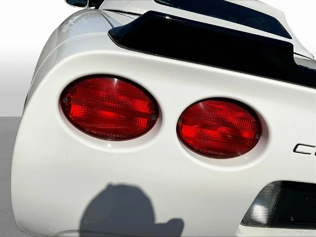 Used 2002 White Chevrolet Base image 19