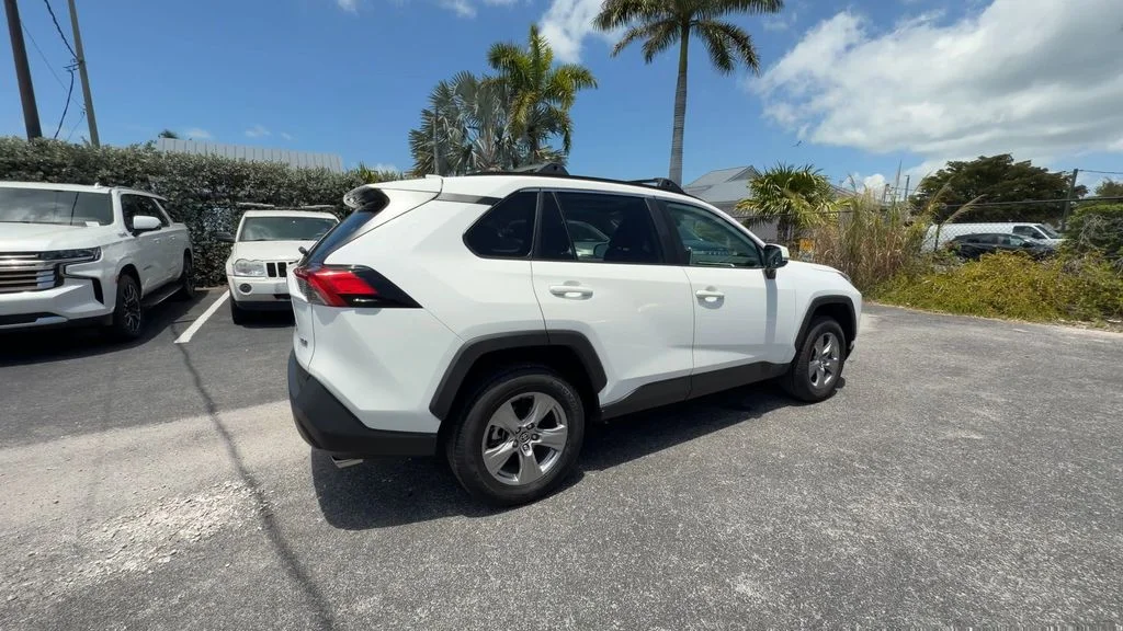 Used 2025 White Toyota XLE image 8