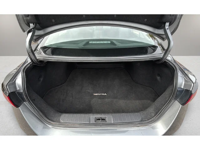 Used 2025 Gray Nissan SR image 31