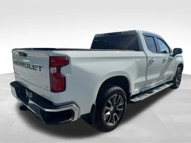Used 2023 White Chevrolet LT image 9