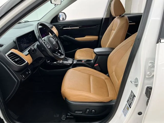 Used 2024 White Kia EX image 9