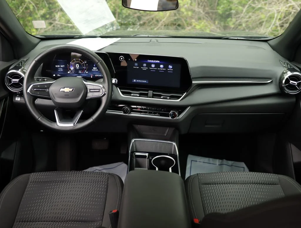 2025 Chevrolet Equinox LT - Photo 22
