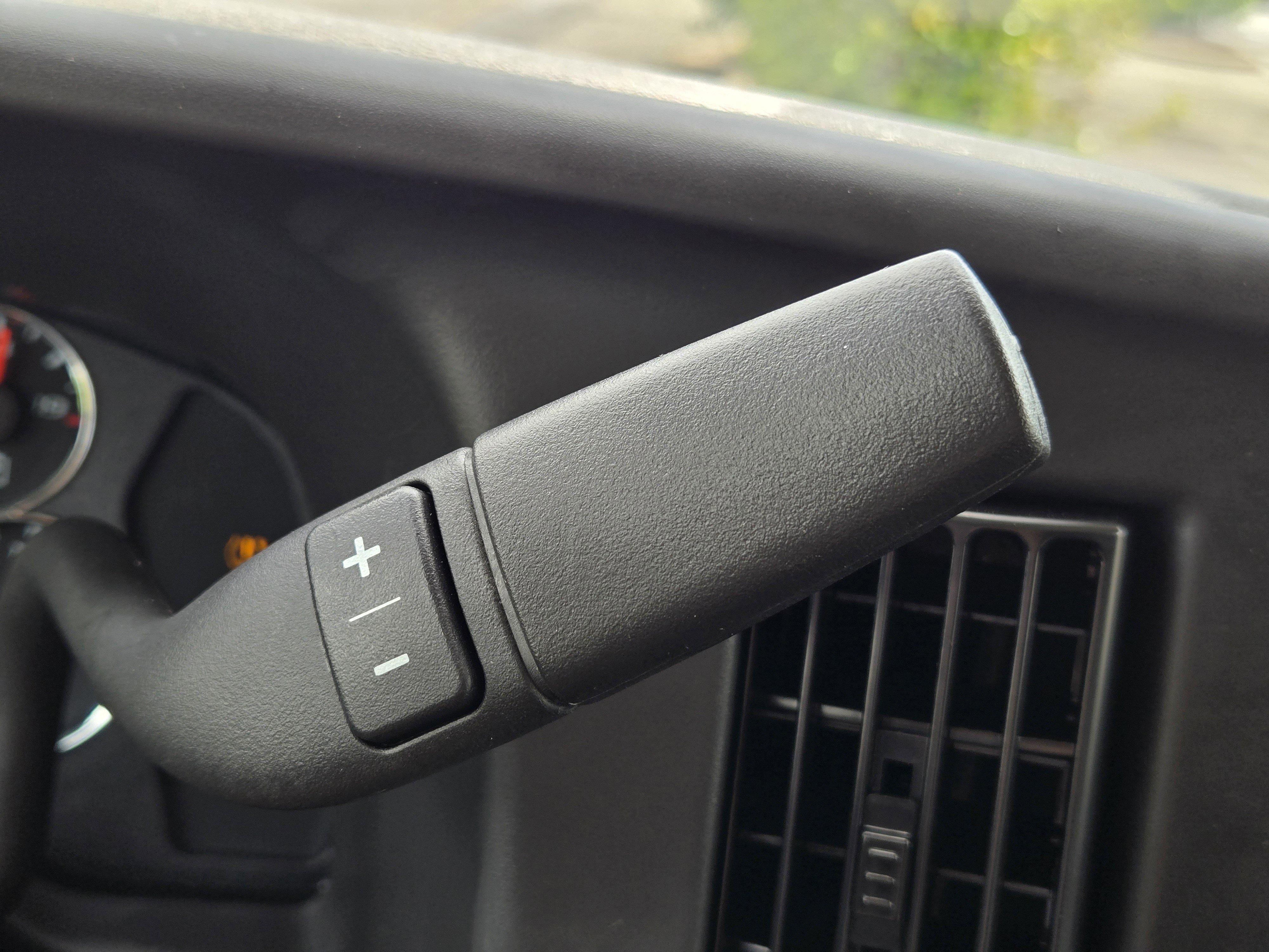 2025 Chevrolet Express Cargo Work Van - Photo 25