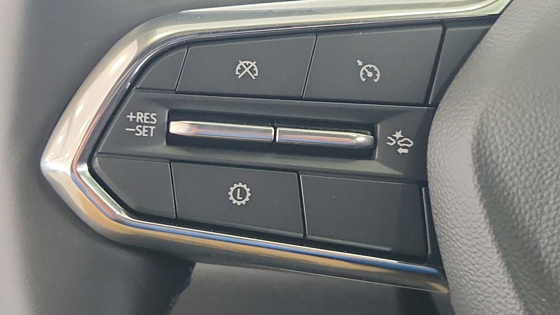 2027 Chevrolet Equinox LT - Photo 23