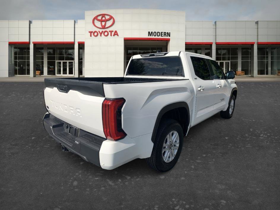 Used 2025 Ice Toyota SR5 image 5
