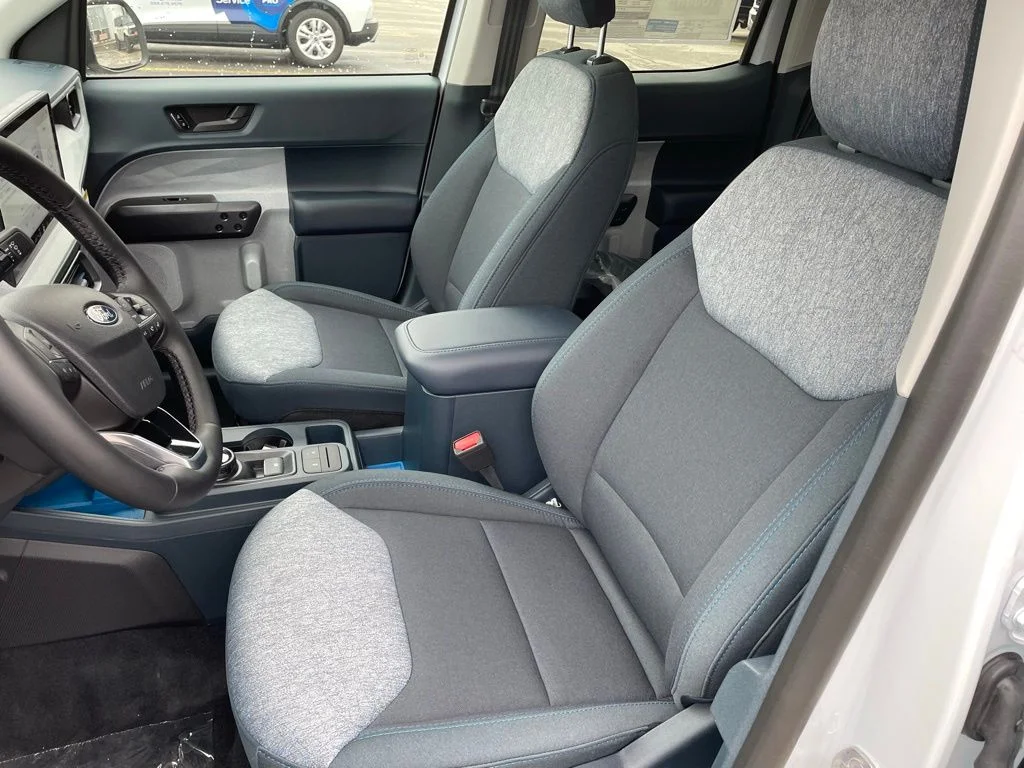 New 2026 OXFORD WHITE Ford XLT image 9