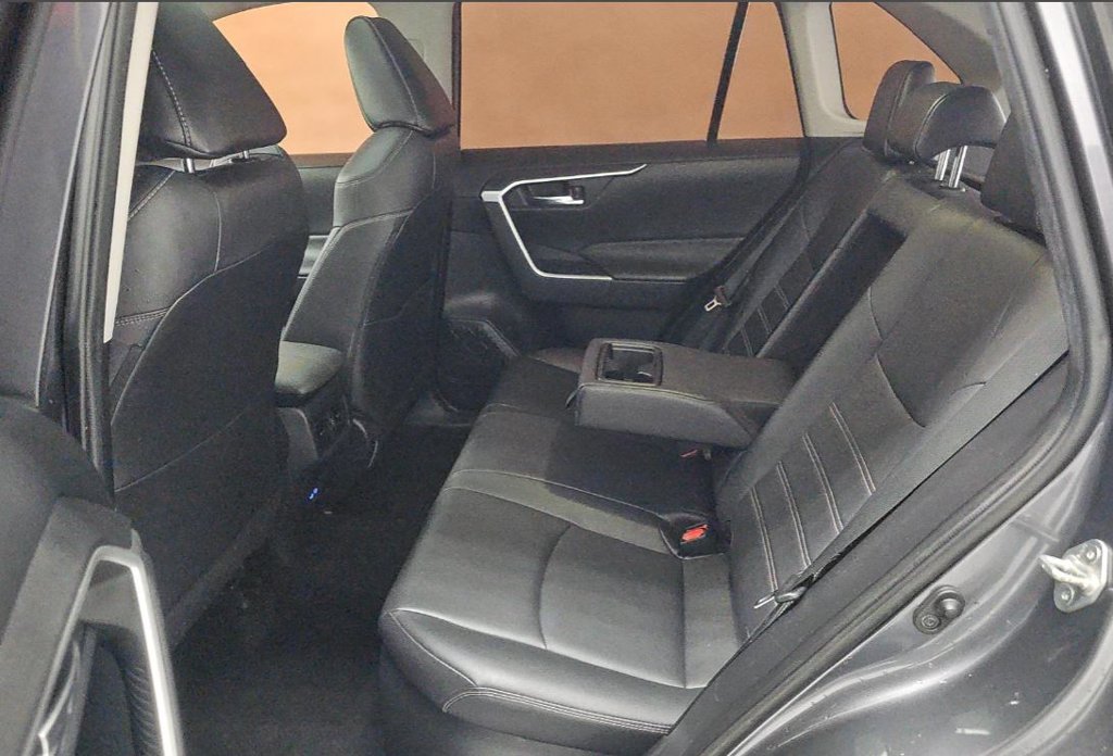Used 2022 Gray Toyota XLE Premium image 7