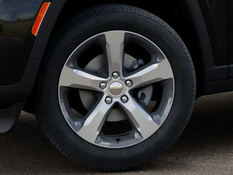 New 2026 Diamond Black Crystal Pearlcoat Jeep Limited image 34
