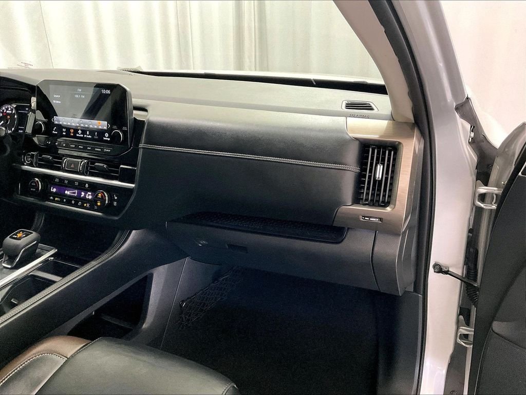 Used 2023 Silver Nissan Platinum image 13
