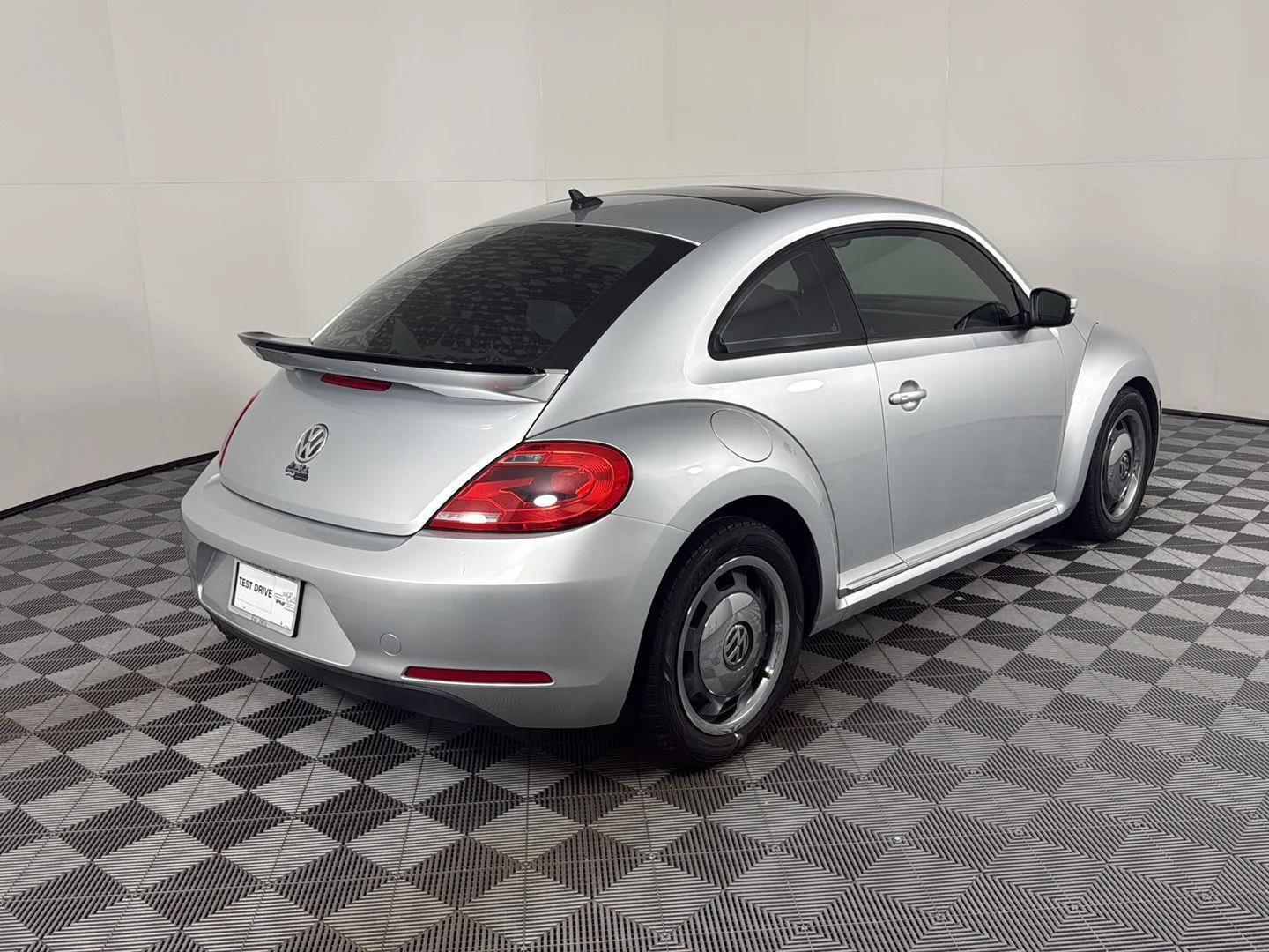 Used 2012 Reflex Silver Metallic Volkswagen 2.5L w/Sun image 3