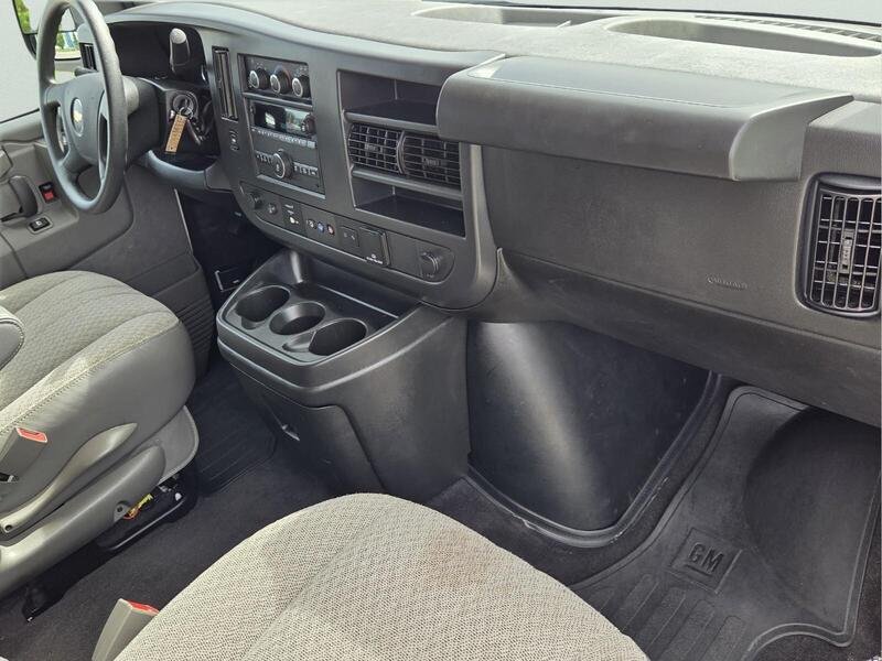 Used 2025 Summit White CHEVROLET RWD 3500 155" LT image 18