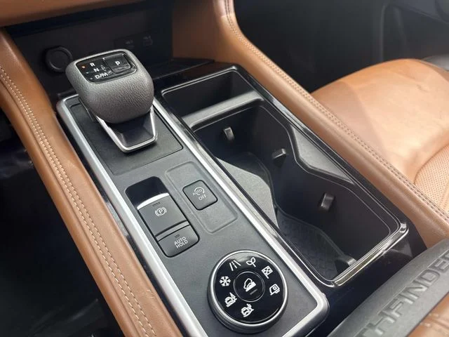 Used 2024 Gray Nissan Platinum image 30