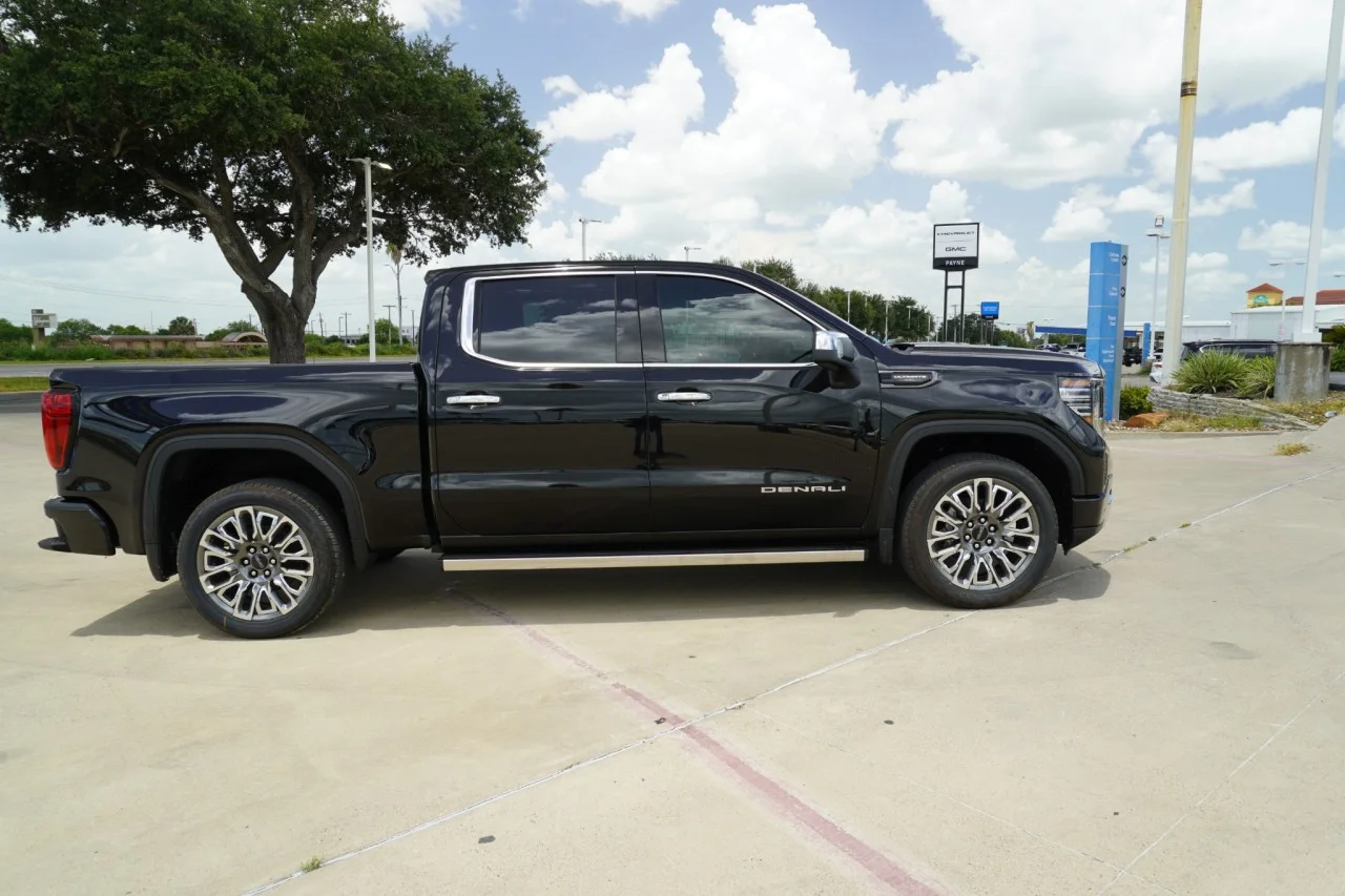 2026 GMC Sierra 1500 Denali Ultimate - Photo 4
