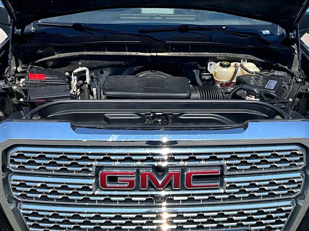 Used 2020 Black GMC Denali image 11