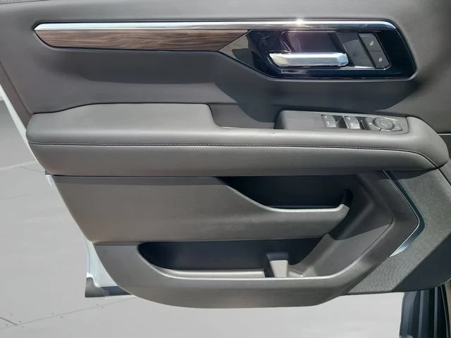 New 2026 Summit White Chevrolet LS image 19