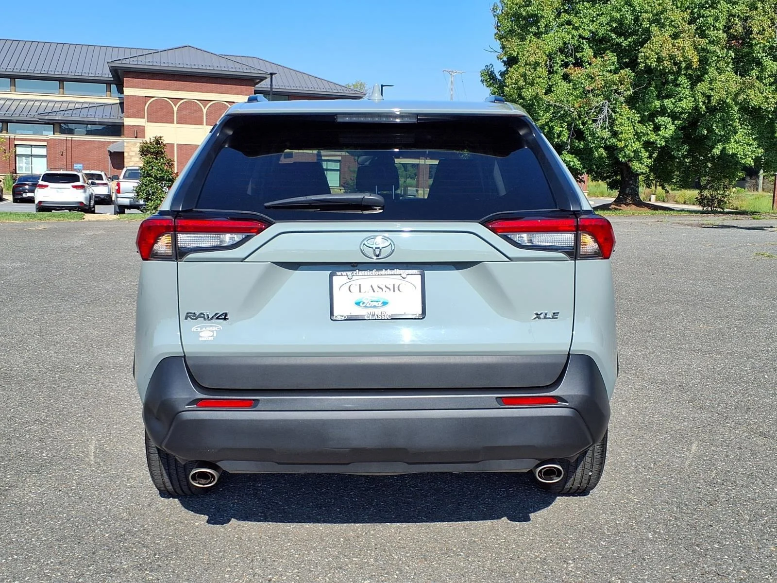 Used 2022 Lunar Rock Toyota XLE image 10