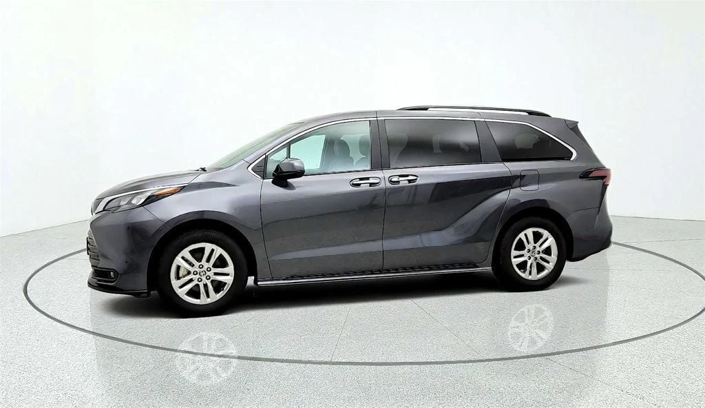 Used 2025 Magnetic Gray Metallic Toyota XLE AWD 7-Seater w/ Plus Pkg & 18