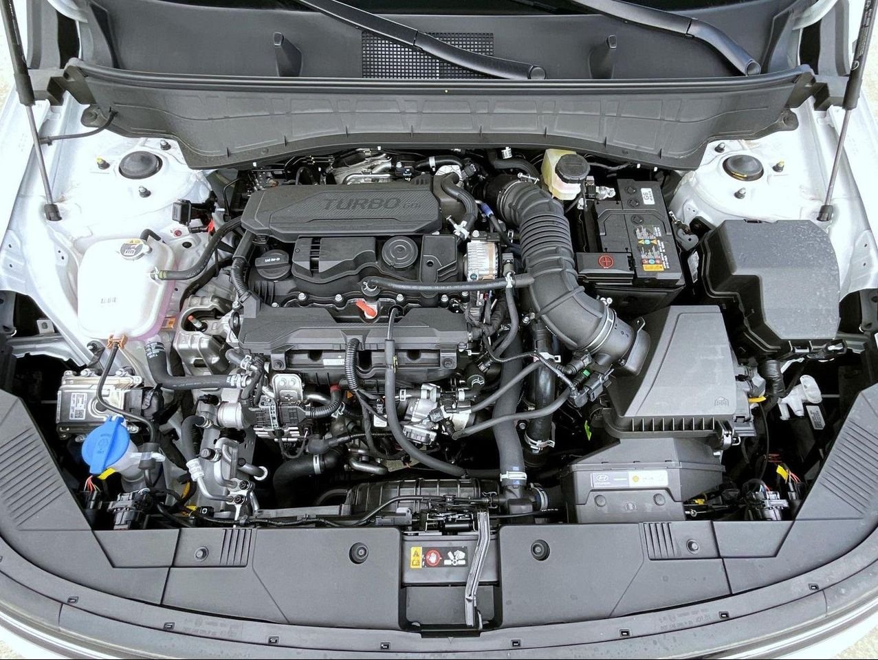 New 2026 White Hyundai SEL Premium image 25