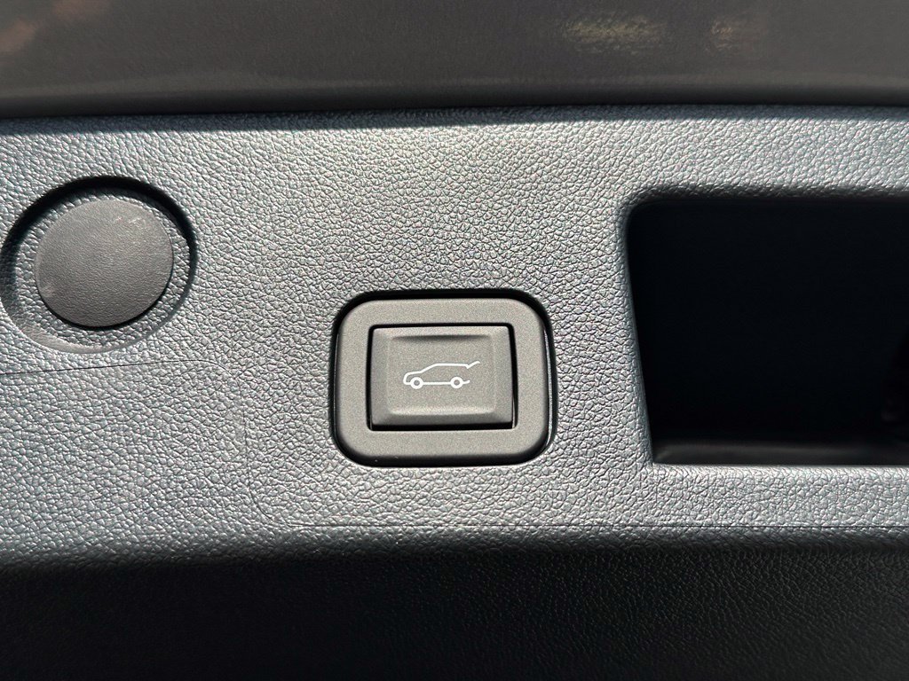 2027 Chevrolet Equinox LT - Photo 22