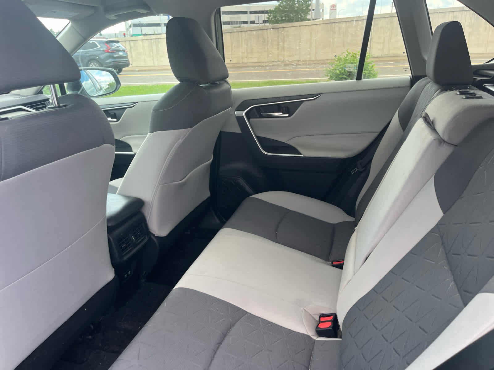 Used 2020 Lunar Rock Toyota Hybrid XLE image 9