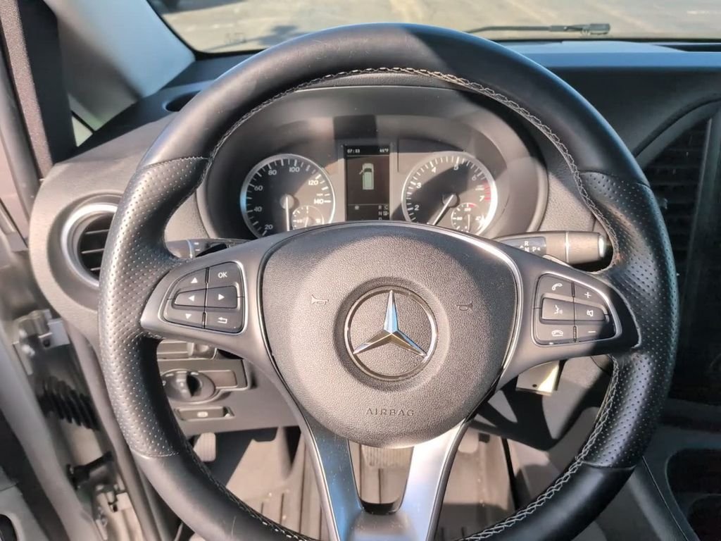 Used 2017  Mercedes-Benz Passenger image 17