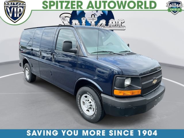 2015 Chevrolet Express 2500 Work Van HD's photo