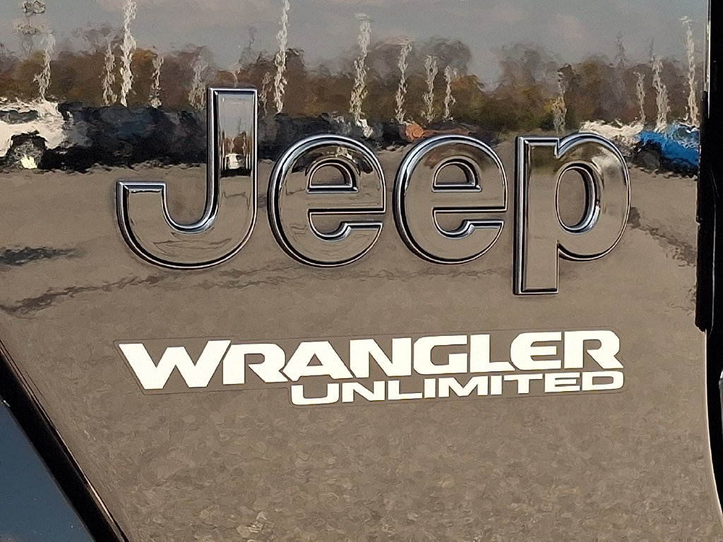 Used 2020 Black Jeep Unlimited Sahara High Altitude image 29