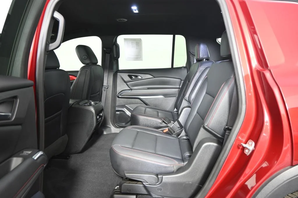 Used 2024 Red Chevrolet Z71 image 18