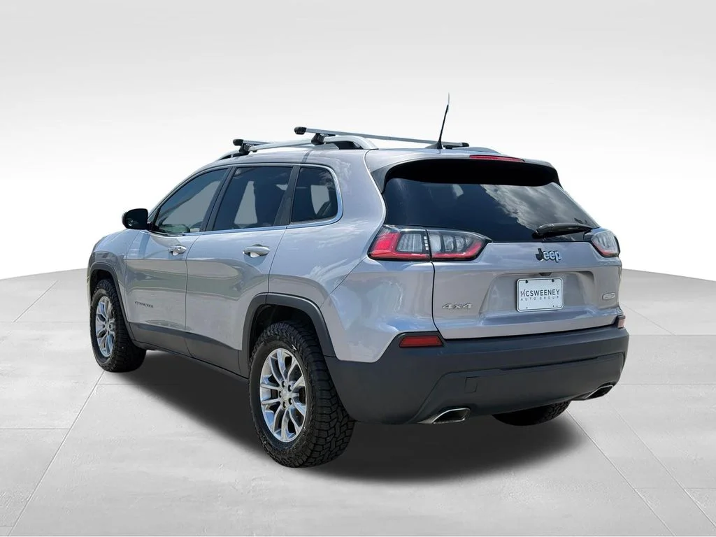 Used 2019 Silver Jeep Latitude Plus image 3