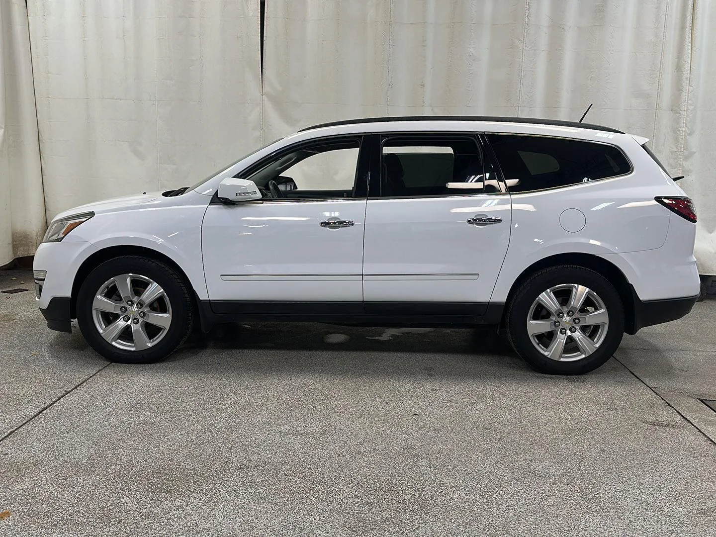 Used 2017 Chevrolet Traverse Premier with VIN 1GNKVJKDXHJ148671 for sale in Waconia, Minnesota