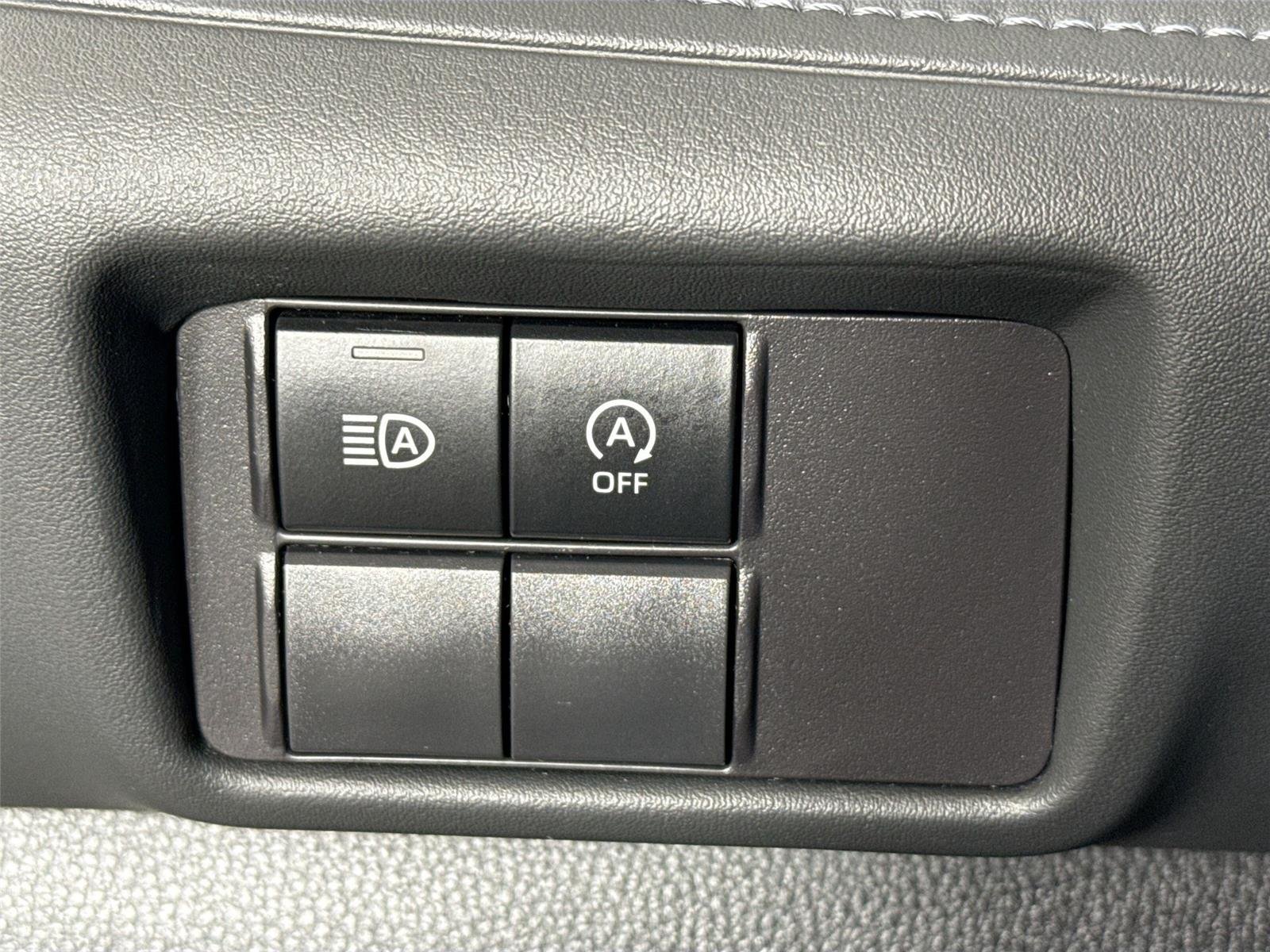2023 Toyota Highlander L - Photo 14