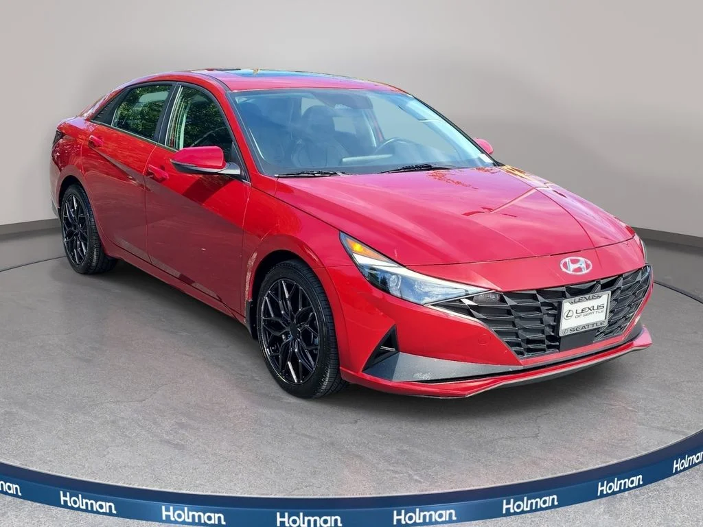 Used 2022 Red Hyundai Limited image 4