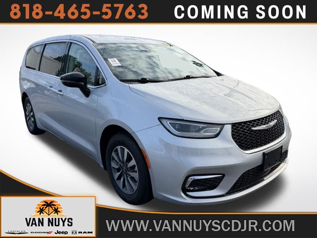 2024 Chrysler Pacifica PHEV Select