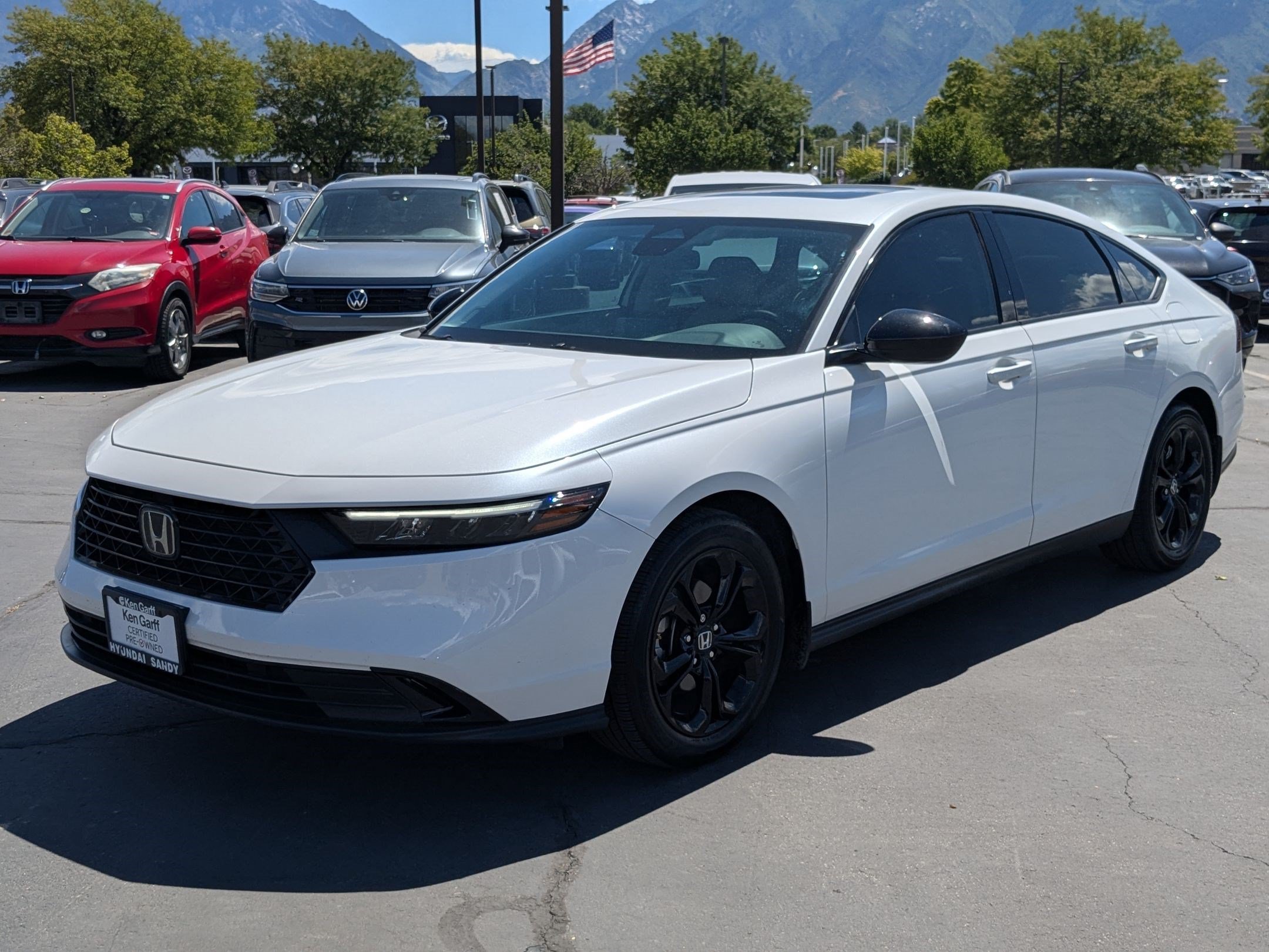 Ken Garff Cert 2025 White Honda SE image 9