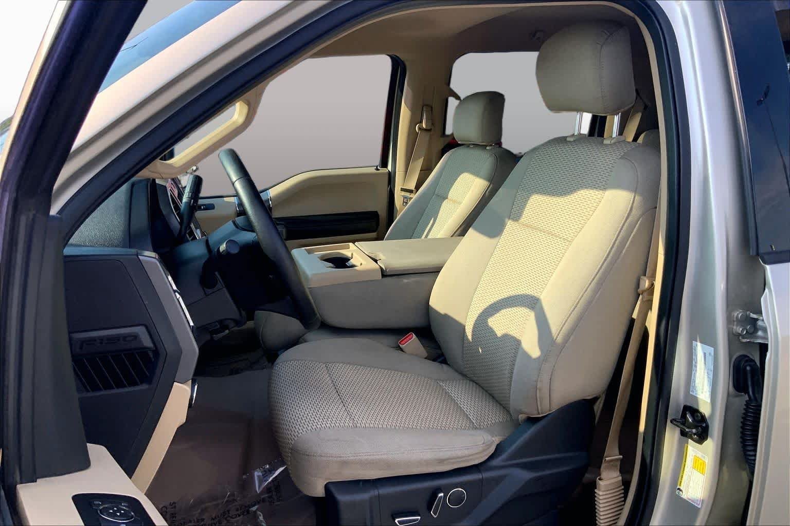 Used 2017 White Gold Ford XLT image 8