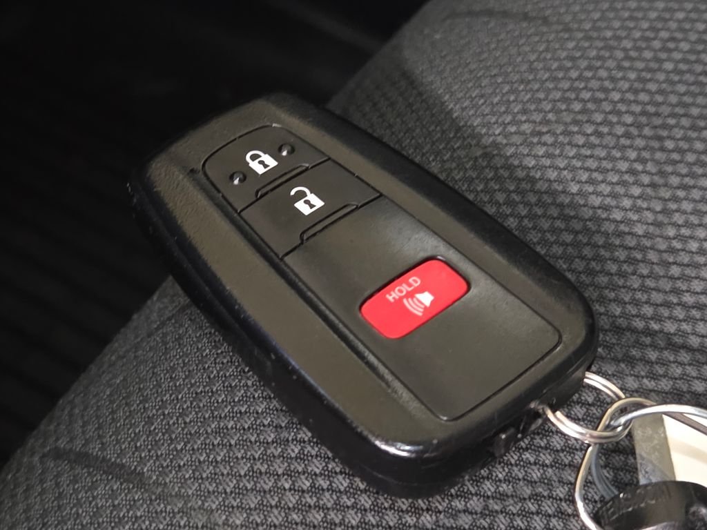 Used 2023  Toyota XLE image 36