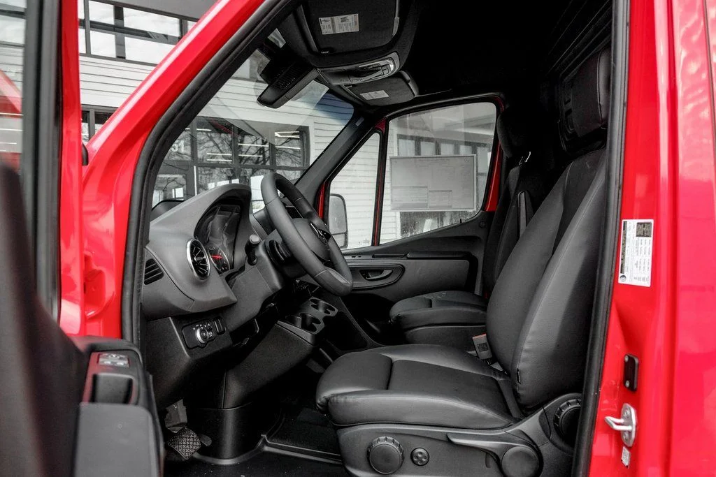 Used 2026 Jupiter Red Mercedes-Benz Cargo 170 WB image 12