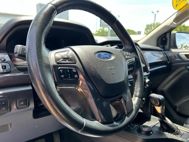 Used 2019 Magnetic Ford Lariat image 32