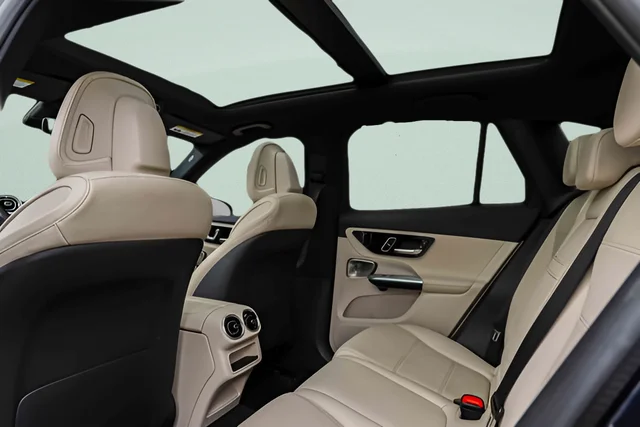 Used 2023 Blue Mercedes-Benz GLC 300 image 21