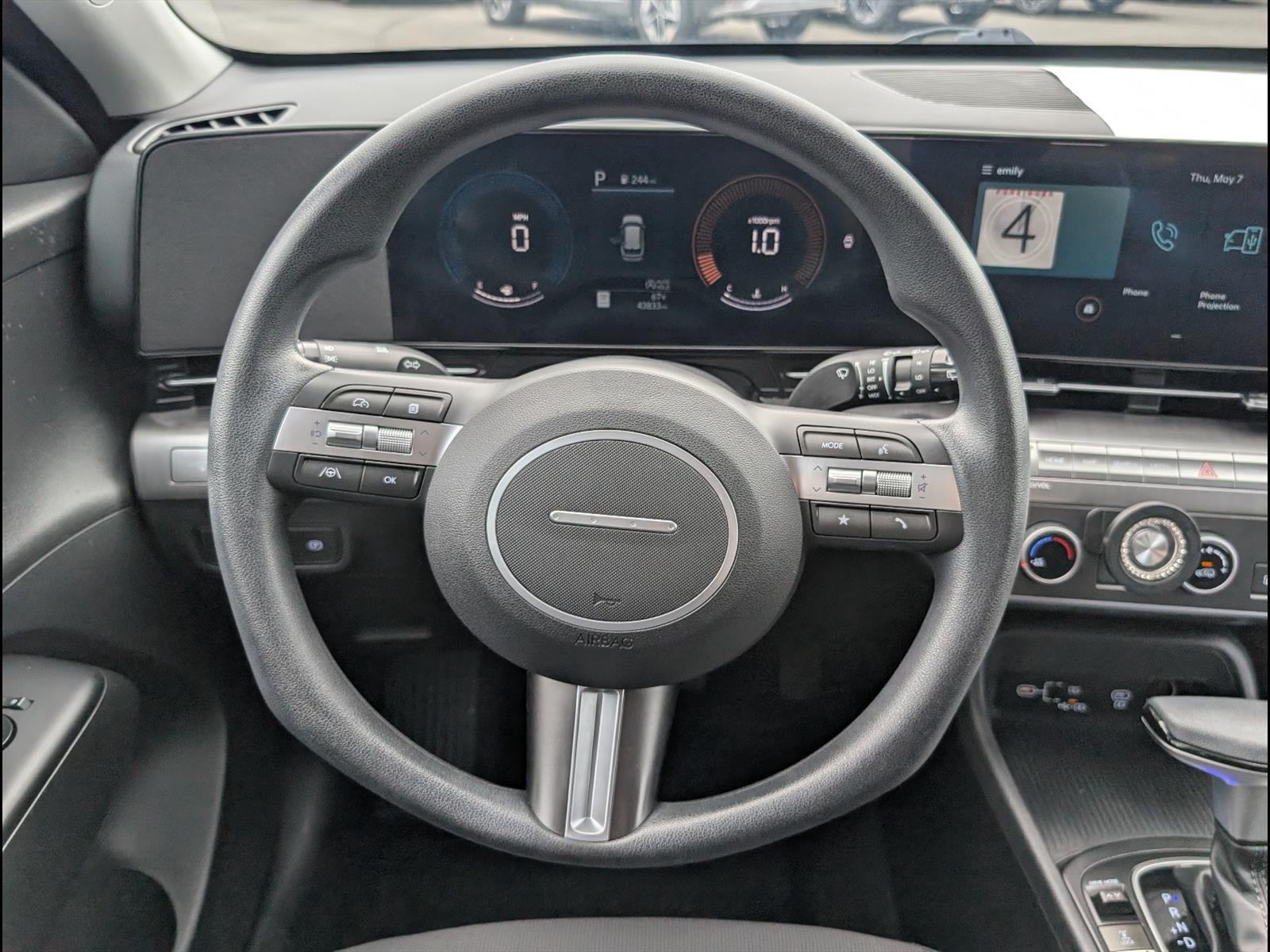 2024 Hyundai Kona SE - Photo 12