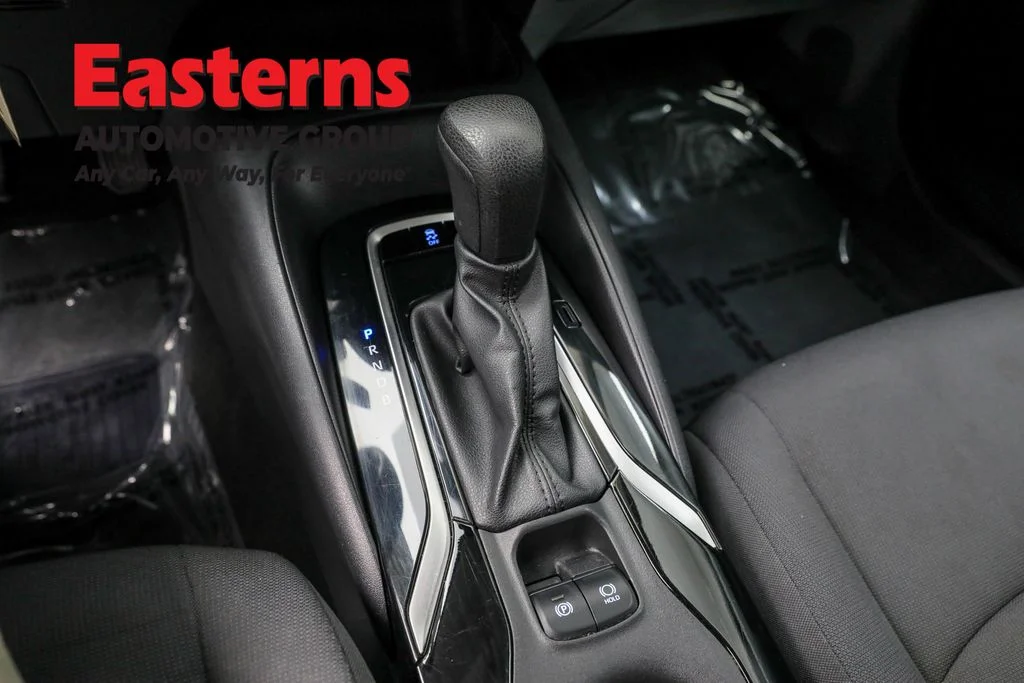 Used 2022 Silver Toyota LE image 13
