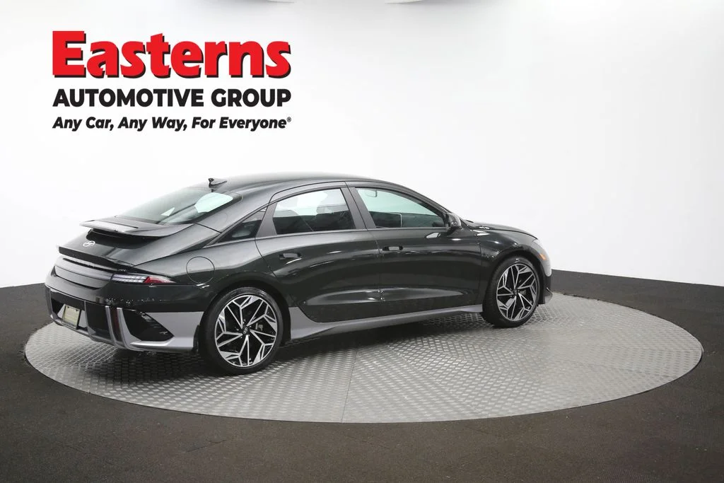 Used 2023 Green Hyundai SEL image 42