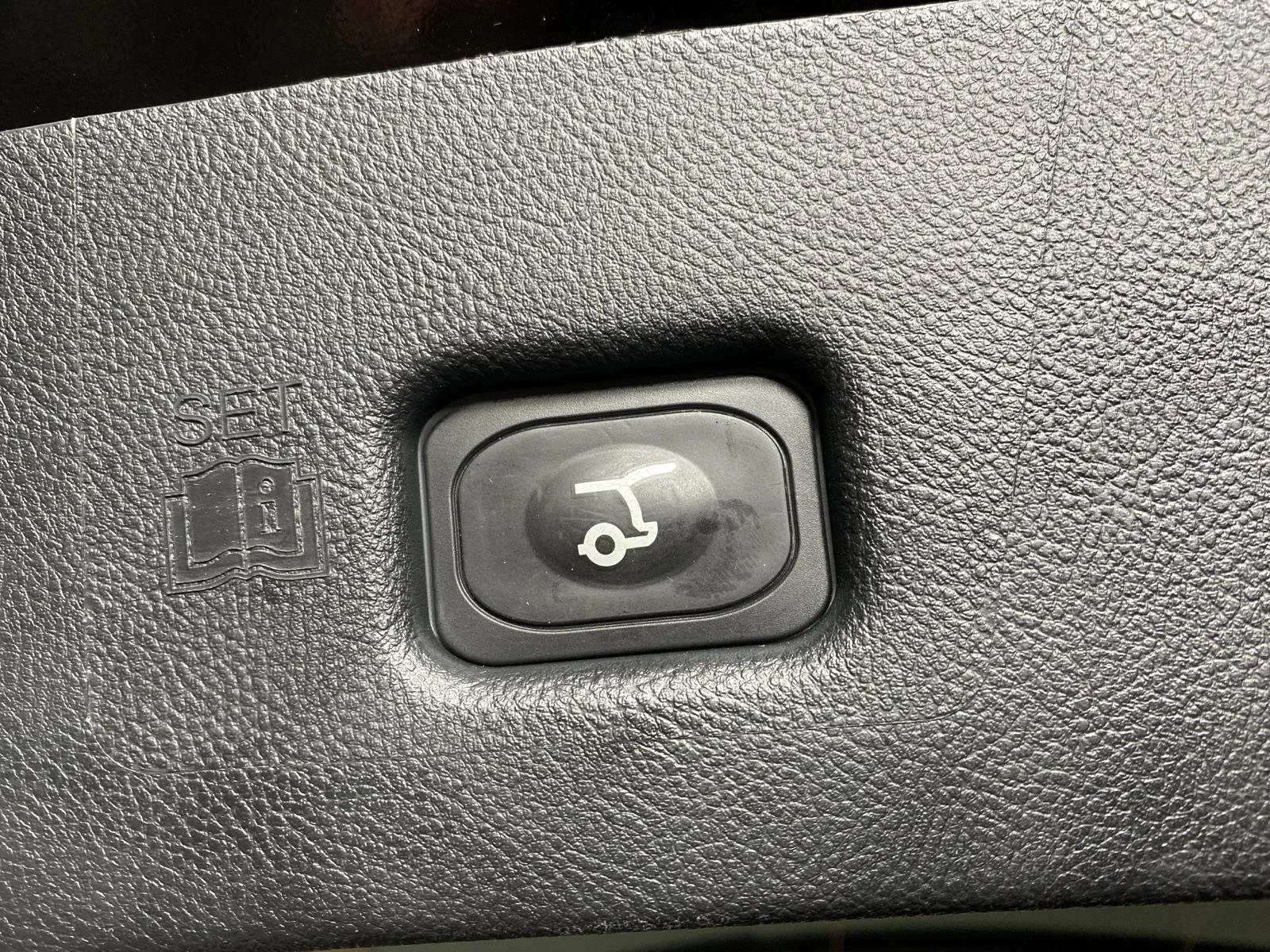 Used 2023 Infinite Black Lincoln Reserve image 31