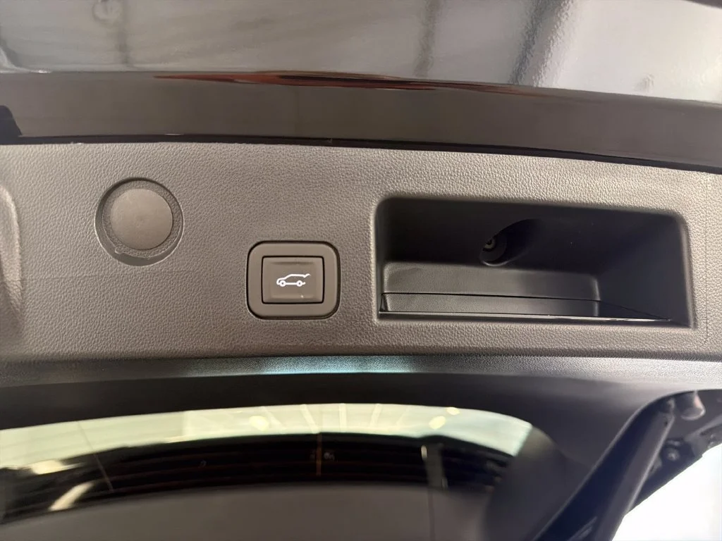 New 2027 Ebony Twilight Metallic GMC Elevation image 8