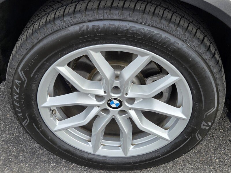 Used 2019 White BMW xDrive50i image 12
